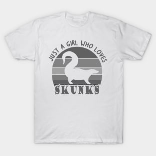 Skunk love girls trash eat women joke T-Shirt